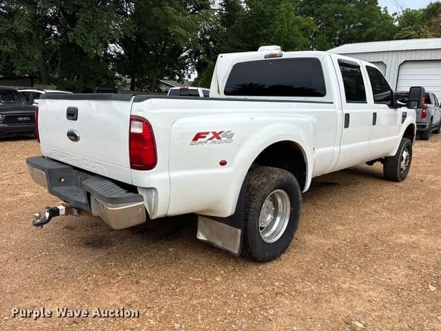 Image of Ford F-350 equipment image 4