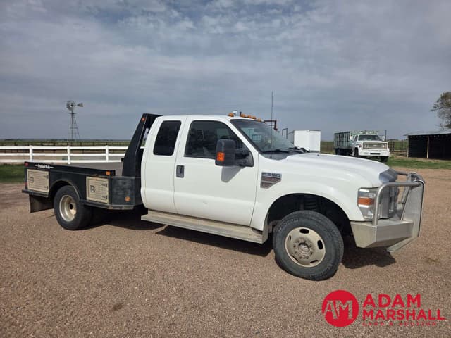 Image of Ford F-350 equipment image 1