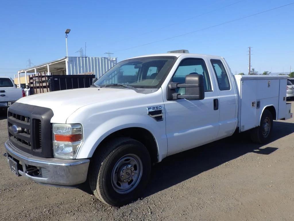 Image of Ford F-350 Primary image