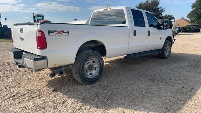 Image of Ford F-350 equipment image 2