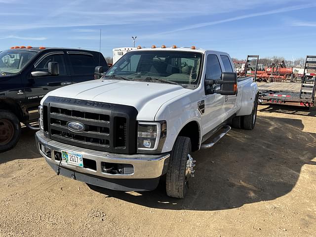 Image of Ford F-350 equipment image 1