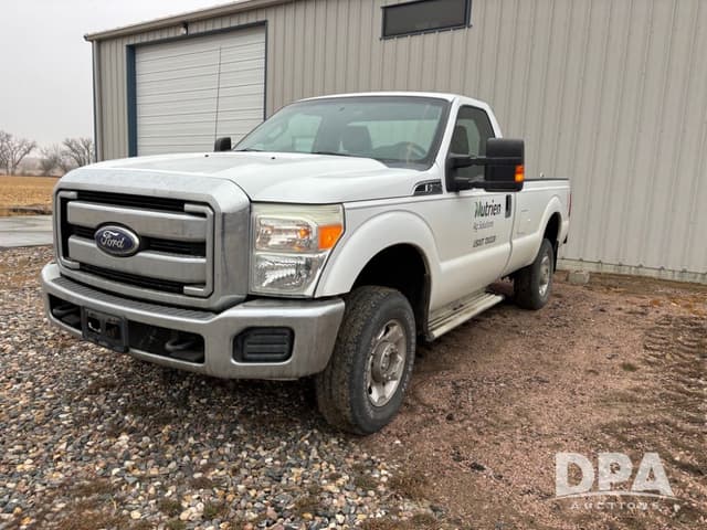 Image of Ford F-350 equipment image 1