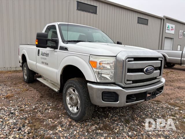 Image of Ford F-350 equipment image 4