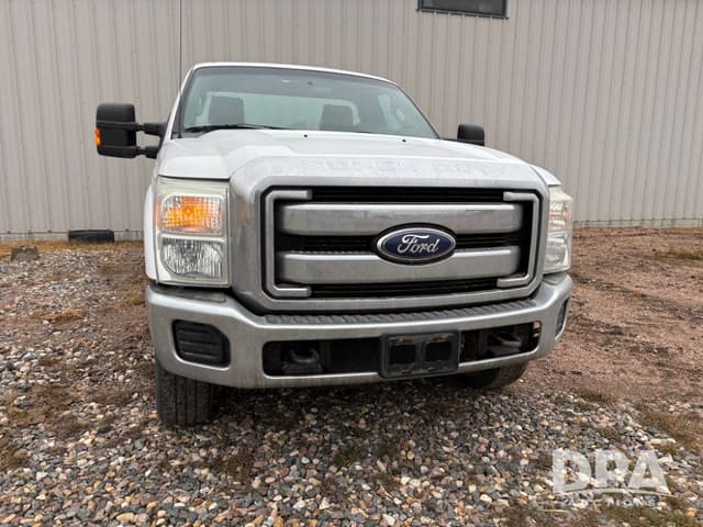 Image of Ford F-350 equipment image 3