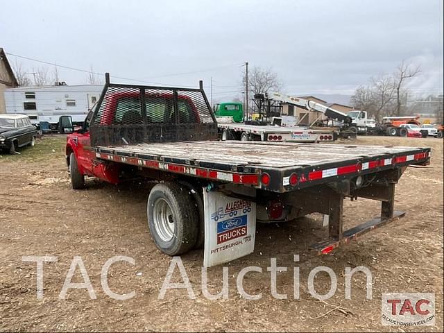 Image of Ford F-350 equipment image 2