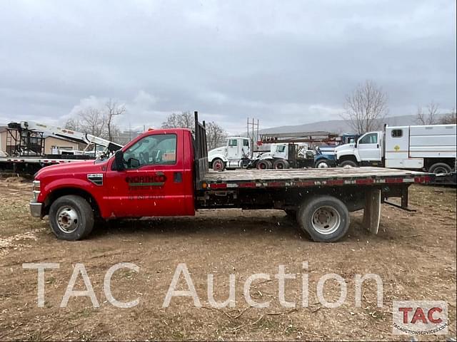 Image of Ford F-350 equipment image 1