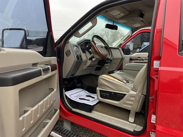 Image of Ford F-350 equipment image 3