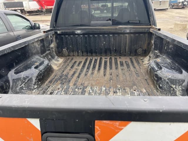 Image of Ford F-350 equipment image 3