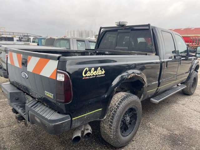 Image of Ford F-350 equipment image 2