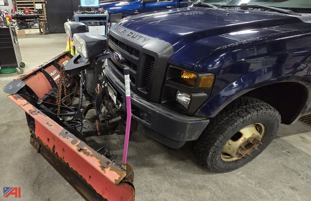 Image of Ford F-350 equipment image 1