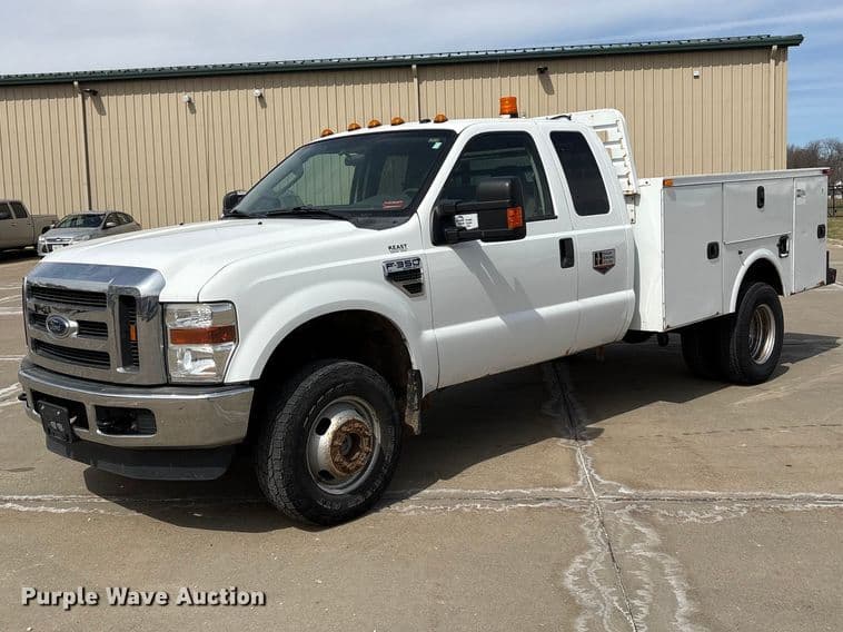 Image of Ford F-350 Primary image