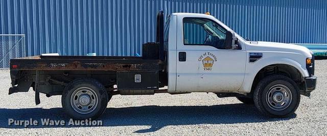 Image of Ford F-350 equipment image 3