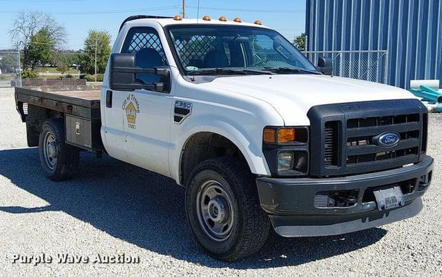 Image of Ford F-350 equipment image 2