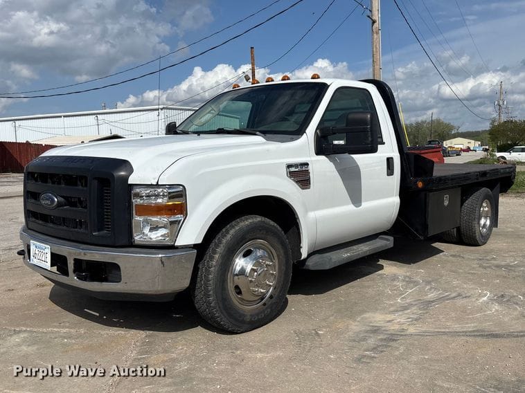 2010 Ford F-350 Equipment Image0