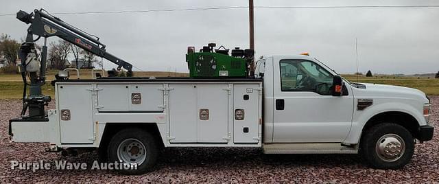 Image of Ford F-350 equipment image 3