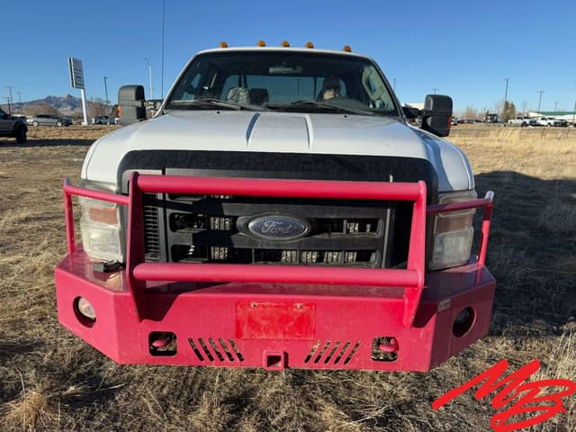 Image of Ford F-350 equipment image 2