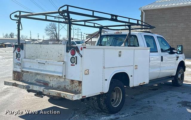 Image of Ford F-350 equipment image 4