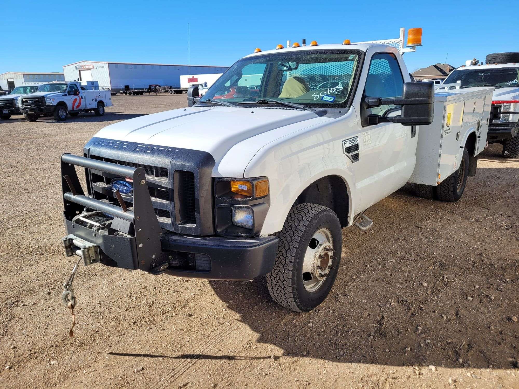 2010 Ford F-350 Equipment Image0