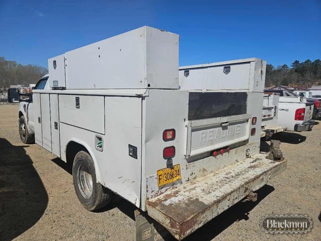 Image of Ford F-350 equipment image 3