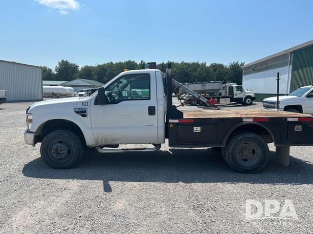 Image of Ford F-350 equipment image 1
