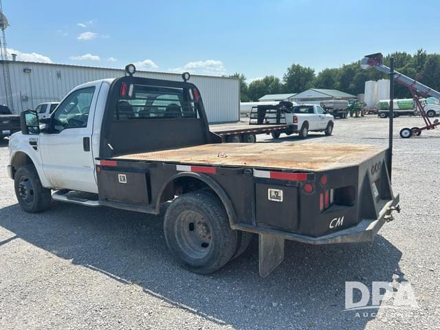 Image of Ford F-350 equipment image 2