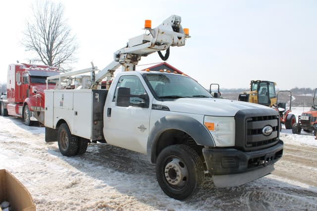 Image of Ford F-450 equipment image 2