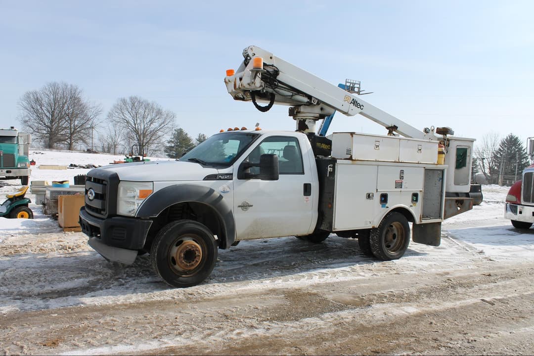 Image of Ford F-450 Primary image