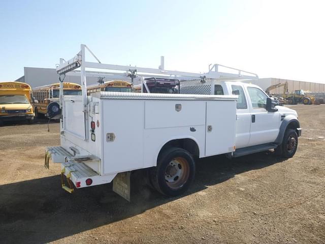 Image of Ford F-450 equipment image 2