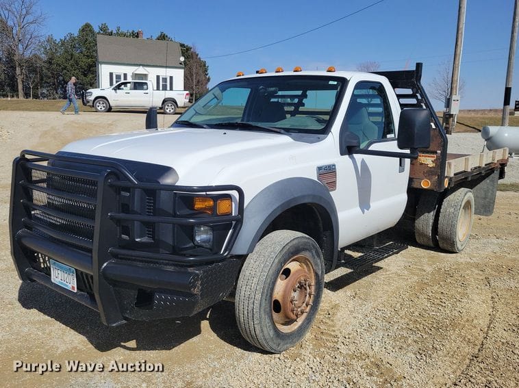 2010 Ford F-450 Equipment Image0