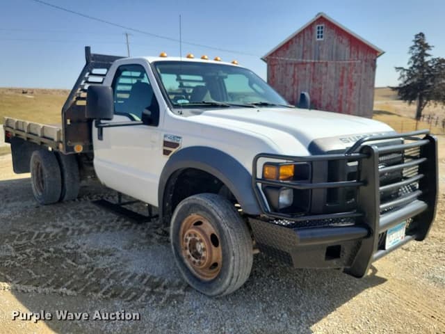 Image of Ford F-450 equipment image 2