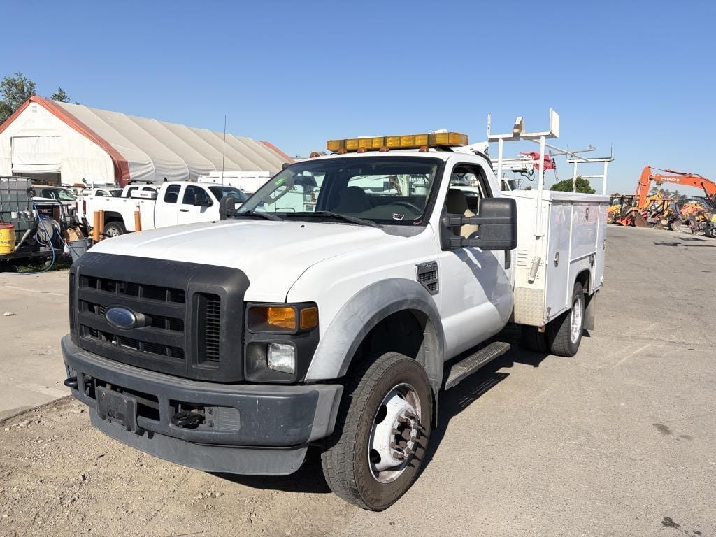 2010 Ford F-450 Equipment Image0