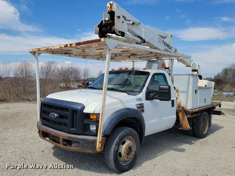 Image of Ford F-450 Primary image