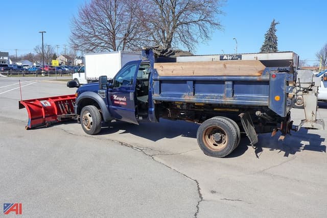 Image of Ford F-450 equipment image 2