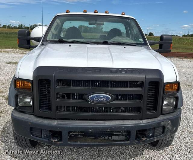 Image of Ford F-450 equipment image 1