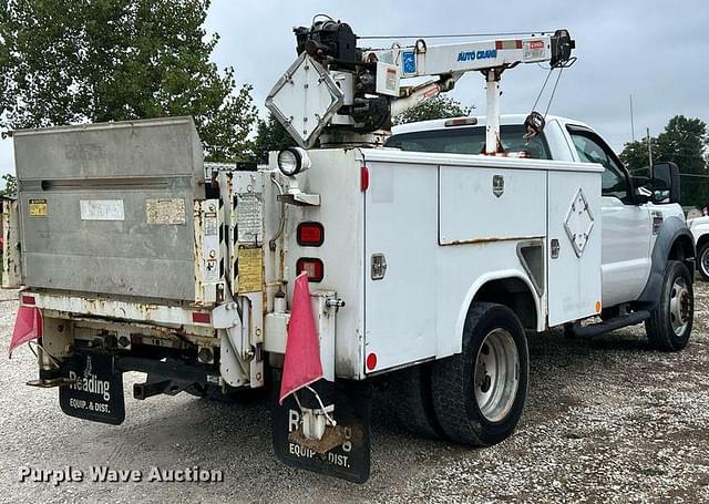 Image of Ford F-450 equipment image 4