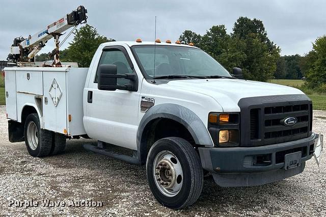 Image of Ford F-450 equipment image 2