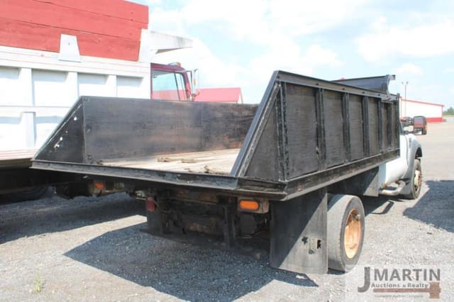 Image of Ford F-450 equipment image 2