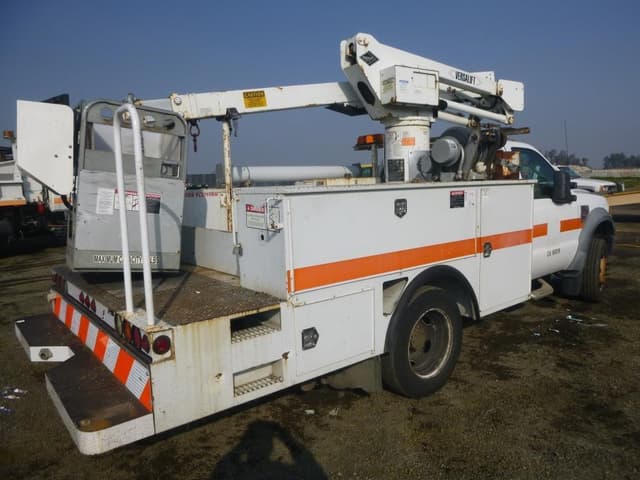 Image of Ford F-550 equipment image 2