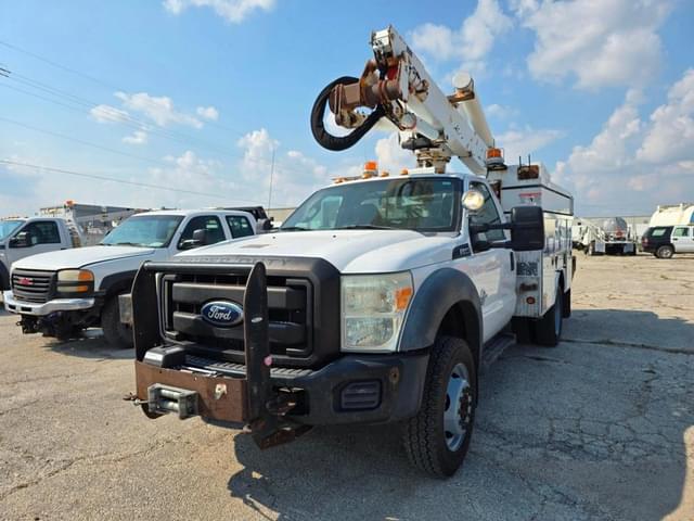 Image of Ford F-550 equipment image 3