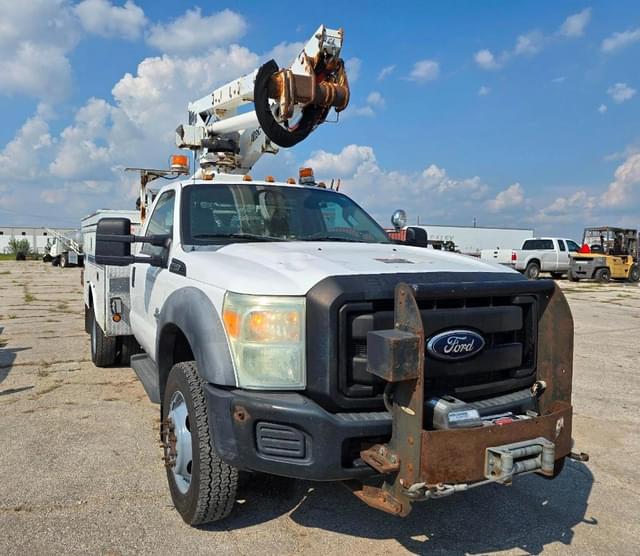 Image of Ford F-550 equipment image 1