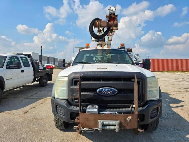 Image of Ford F-550 equipment image 2