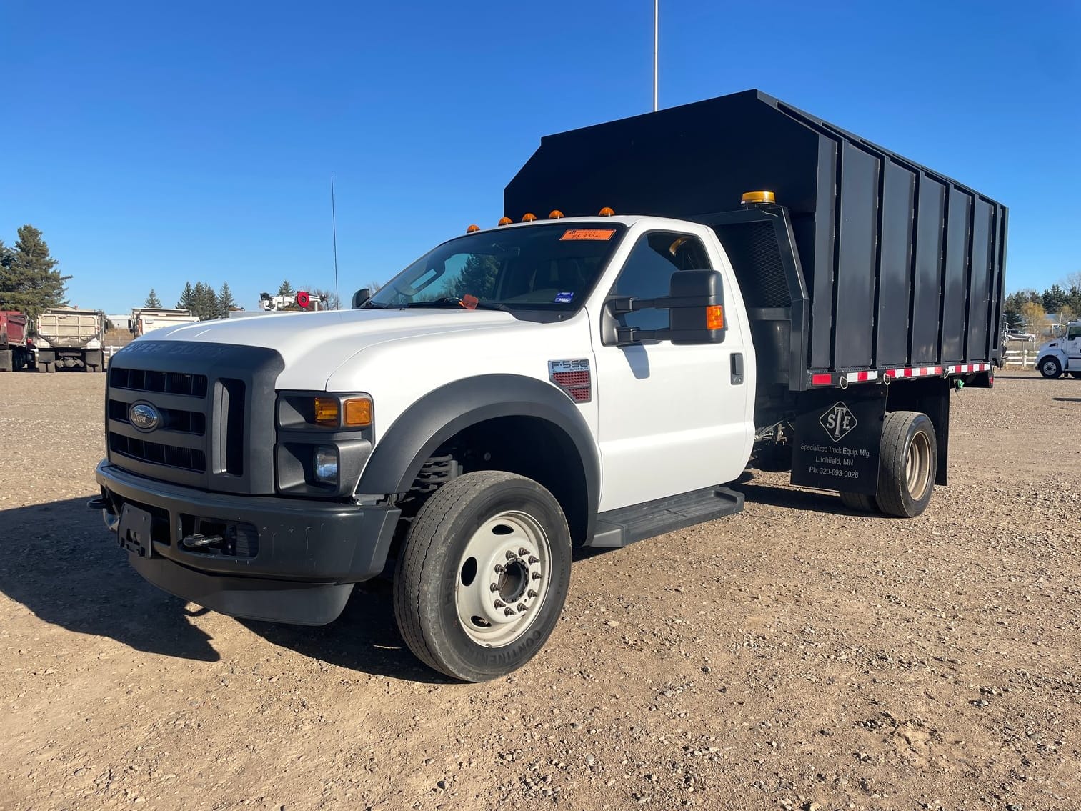 2010 Ford F-550 Equipment Image0