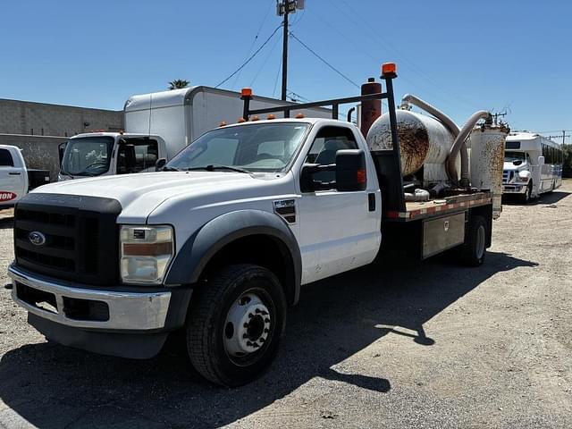 Image of Ford F-550 equipment image 1