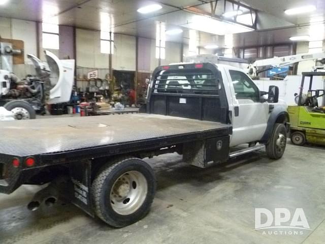 Image of Ford F-550 equipment image 3