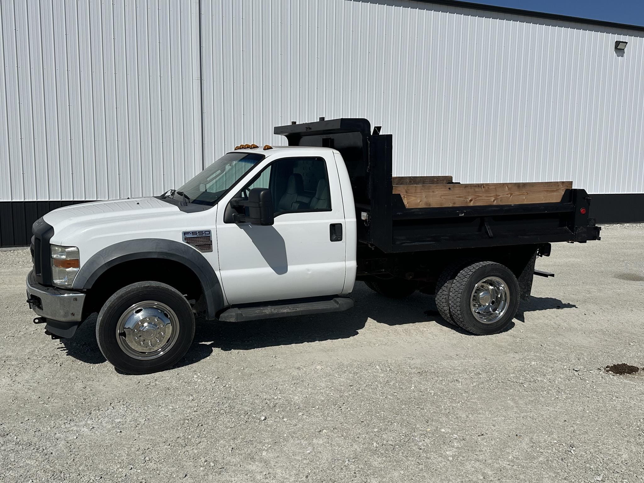 2010 Ford F-550XLSD Equipment Image0