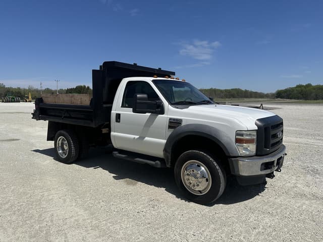 Image of Ford F-550 equipment image 2