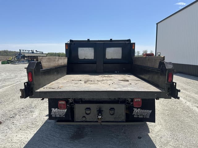 Image of Ford F-550 equipment image 3