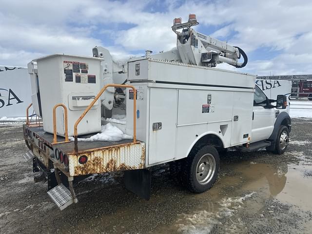 Image of Ford F-550 equipment image 4