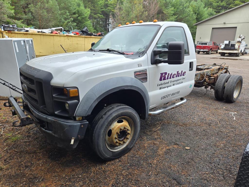 Image of Ford F-550 Primary image