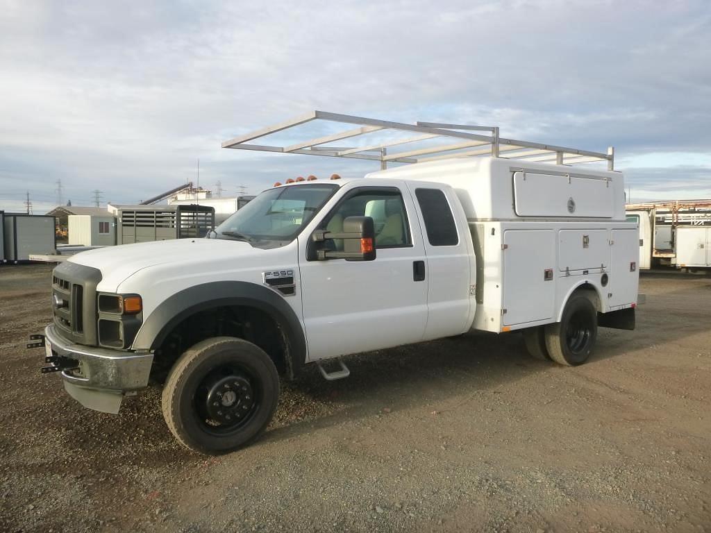 Image of Ford F-550 Primary image